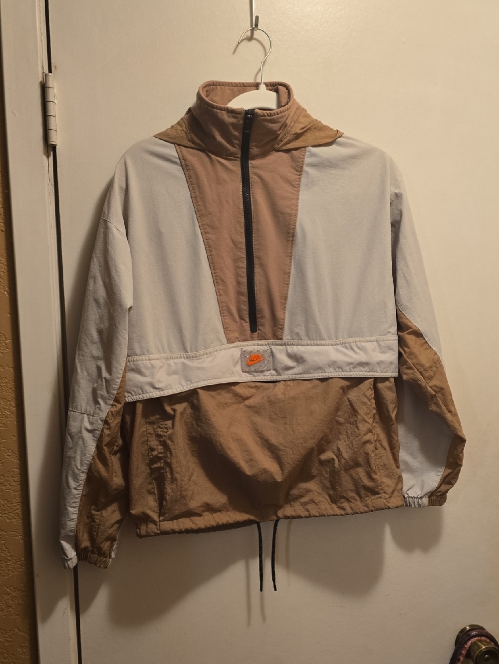 Nike Two-Tone Half-Zip Windbreaker Jacket - Beige & White